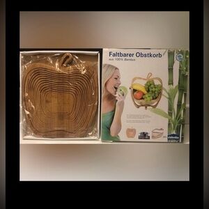 Collapsible 100% Bamboo Basket or Apple shaped Trivet from Germany 10”x11” NWT